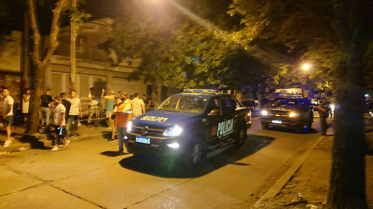 Desbarataron 9 fiestas clandestinas esta madrugada. En una hubo m&aacute;s de 30 detenidos