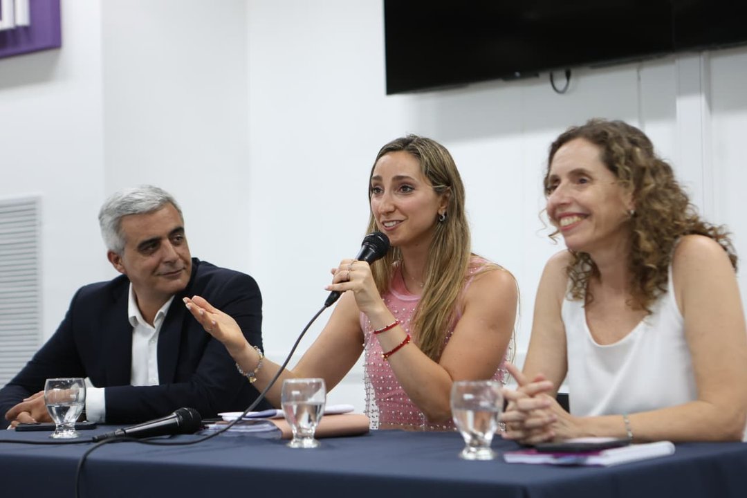 En pleno ajuste a la universidad pública, la UNR gradúa a una nueva camada de economistas críticos